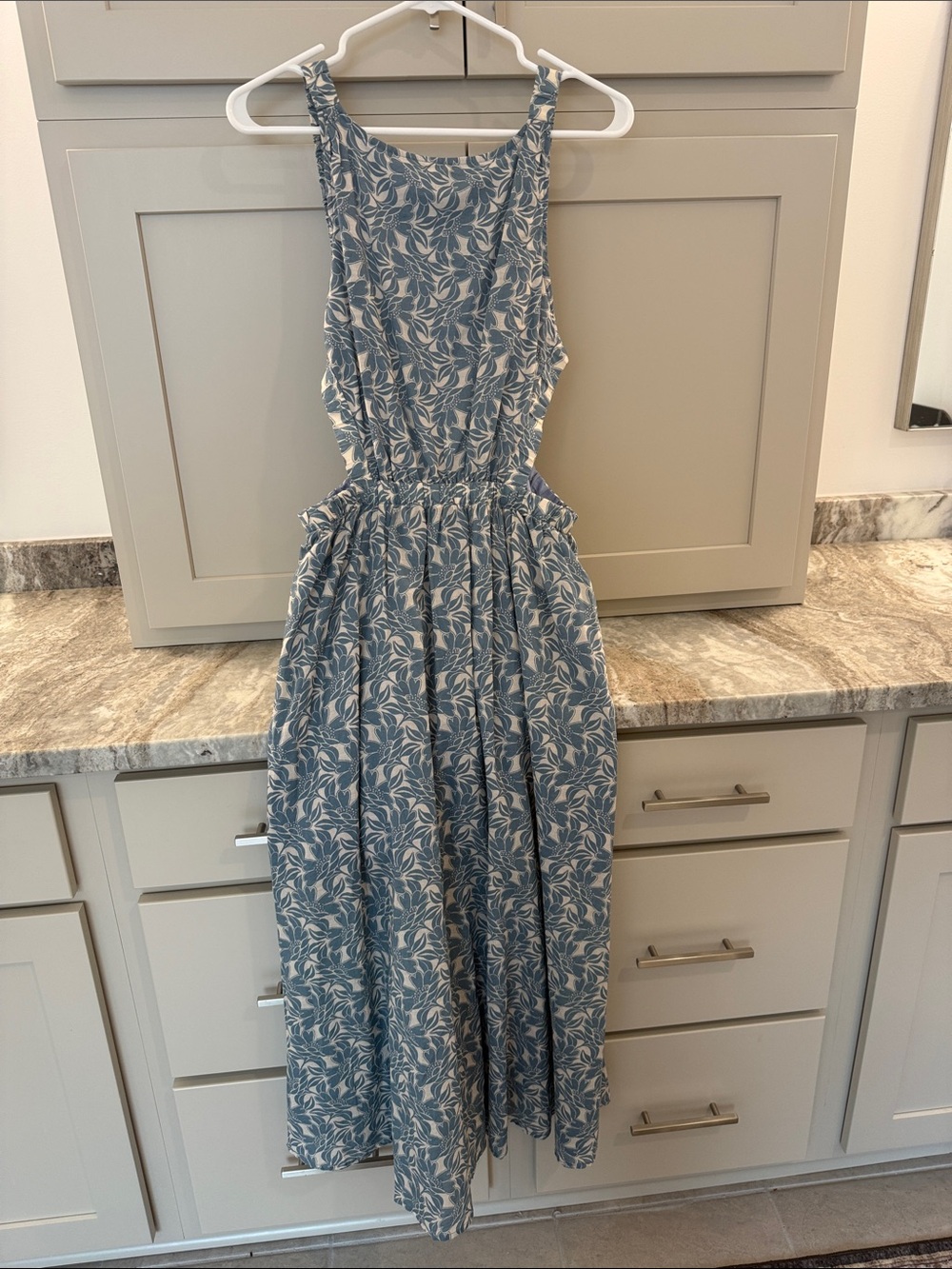 Olivaceous Blue & White Leaf-Print Maxi Dress